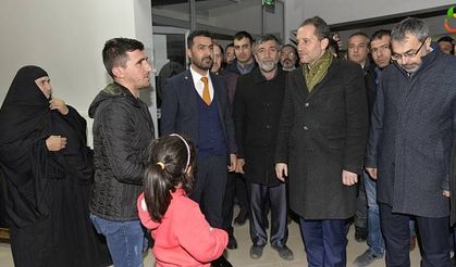 Fatih Erbakan, Deprem Zedelerin Acılarını Paylaşmak İçin Doğanyol'da