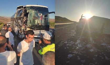 Yolcu Otobüs ile Kargo Kamyonu Çarpıştı: 17 Yaralı