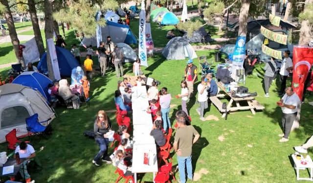 Yeşilyurt Belediyesi'nden ‘Aile Çadır Kampı’ Programı