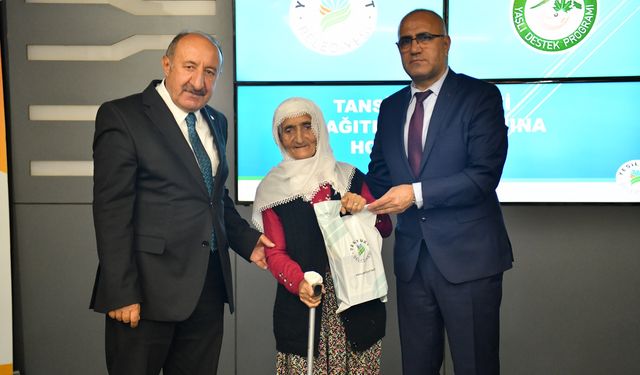 Yeşilyurt Belediyesi’nden İhtiyaç Sahibi Yaşlılara Tansiyon Aleti Desteği!