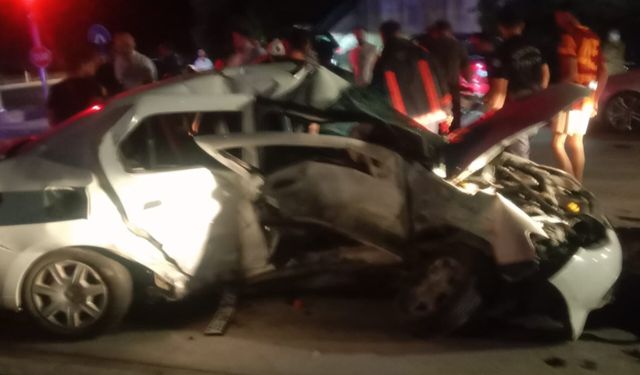 Topsöğüt Kavşağında Kaza; 3 yaralı