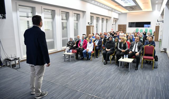 Yeşilyurt’ta Fizik Tedavi ve Sağlıklı Yaşam Seminerleri Başladı