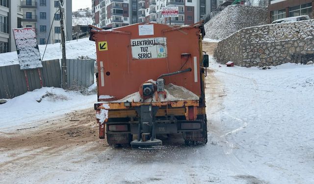 Battalgazi’de Karla Mücadele Aralıksız Sürüyor