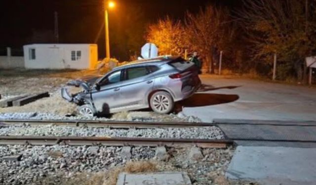 Hemzemin Geçitte Tren Kazası: 5 Yaralı