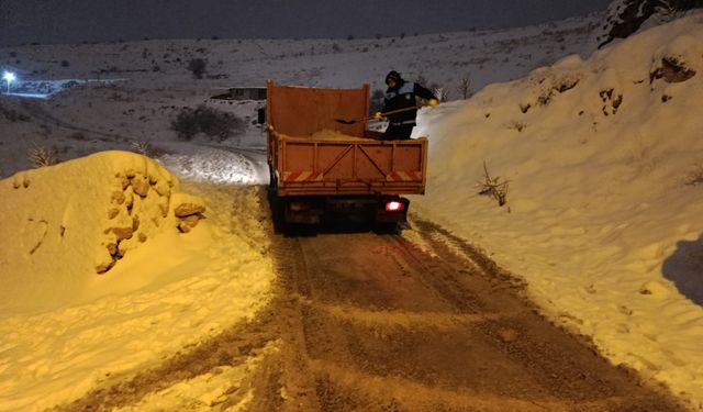 Battalgazi Belediyesi’nden Kar Mesaisi: Ekipler Gece Boyunca Sahadaydı