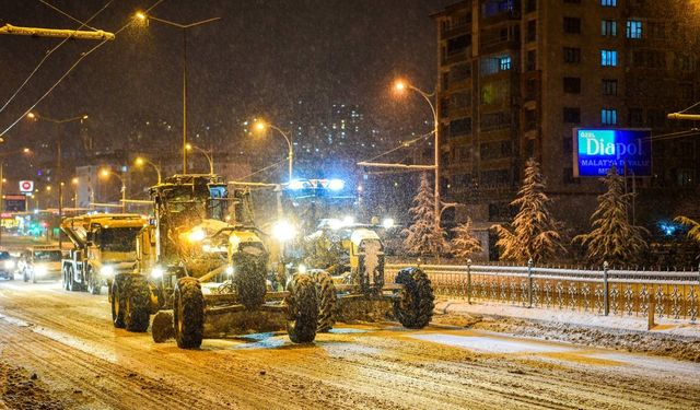 Malatya’da Kar Alarmı: Çok Sayıda Yol Ulaşıma Kapatıldı, 407 Kişi Misafir Ediliyor