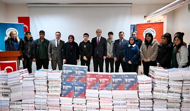 Yeşilyurt Belediyesi'nden TYT-AYT Kitap Desteği