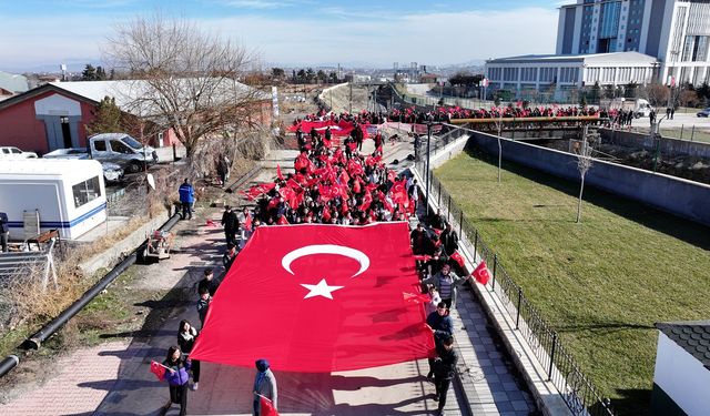 'Tek Bayrak, Tek Vatan' Yürüyüşünde Yeşilyurt’ta Milli Birlik Coşkusu