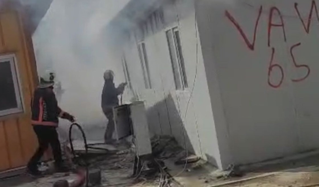 Şantiyedeki İşçi Yatakhanesinde Yangın Paniği