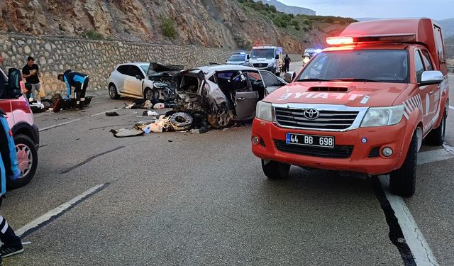 Akçadağ Yolunda Kaza: 9 yaralı