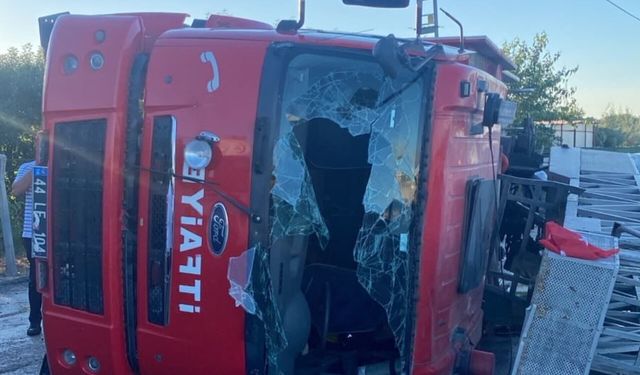 Malatya’da İtfaiye Aracı Devrildi: 3 İtfaiye Eri Yaralandı