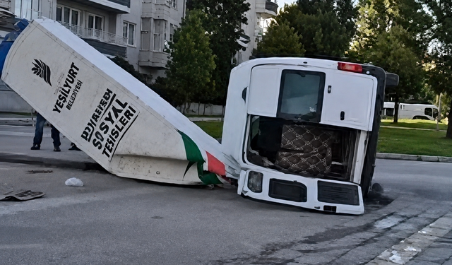 Malatya’da Minibüs Devrildi: 4 yaralı