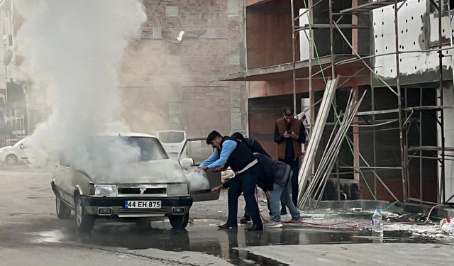 Battalgazi’de Araç Yangınına Zabıta Ekipleri Müdahale Etti