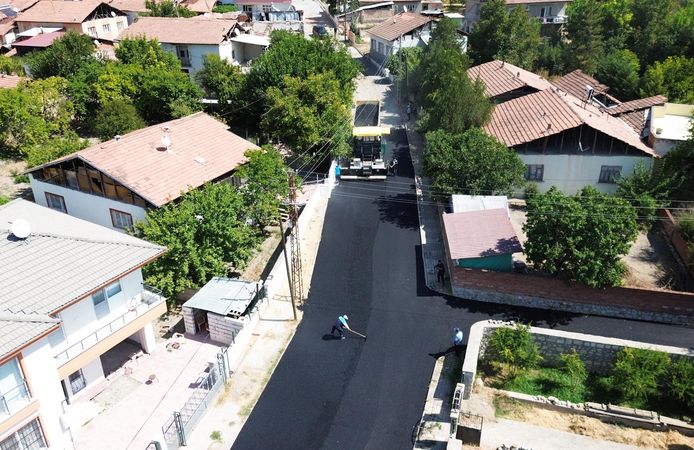 Toptaş Mahallesi’de  Sıcak Asfalt İle Yenileniyor