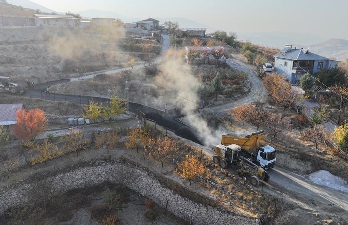 Banazı'da Sıcak Asfalt Çalışması