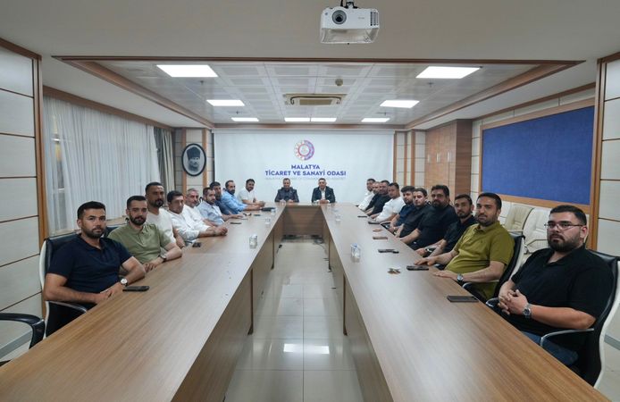 Sadıkoğlu, genç girişimcilerle bir araya geldi