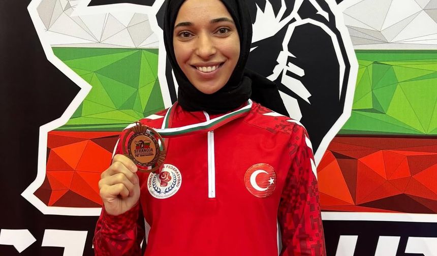 Akçadağlı Milli Sporcu Rabia Topuz'dan Altın Madalya