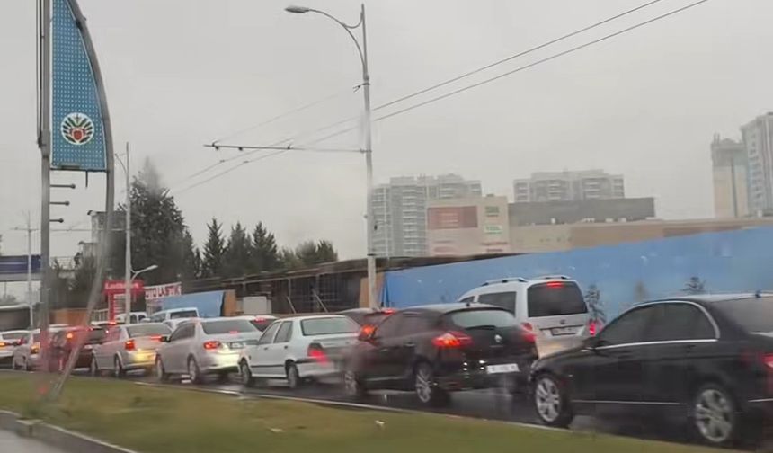 Malatya’da Sağnak Yağış Hayatı Olumsuz Etkiledi