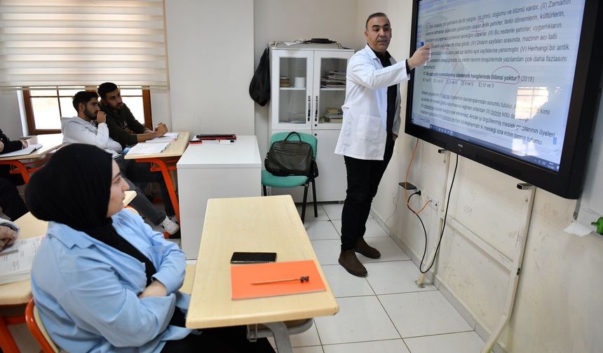 Yeşilyurt Belediyesi’nden Ara Tatilde Öğrencilere Ücretsiz LGS ve DYK Desteği