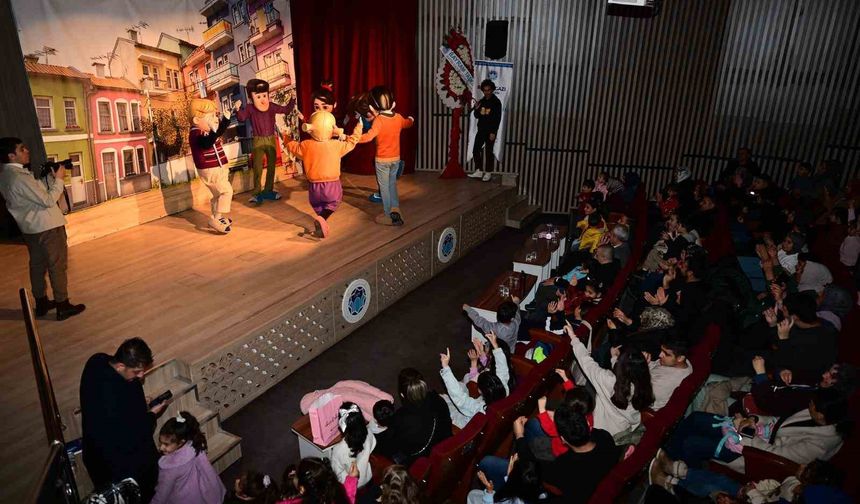 Battalgazi’de Çocuklara Karne Sevinci: Rafadan Tayfa Sahneye Çıktı