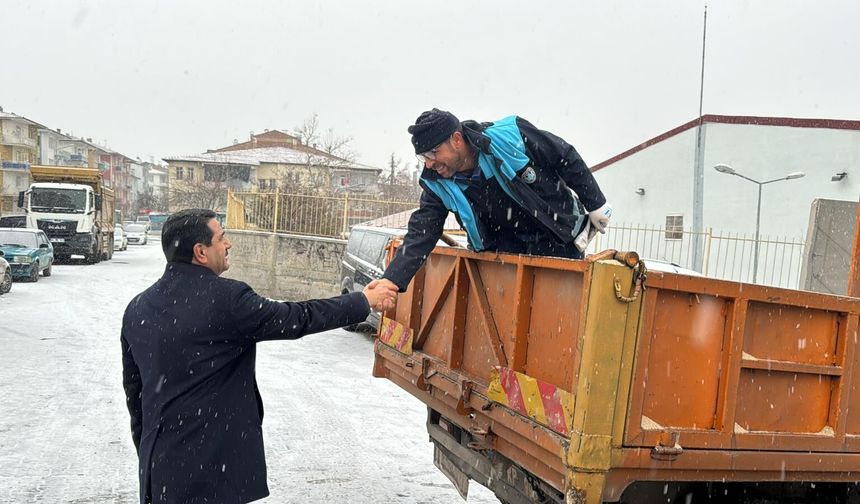 Battalgazi’de Karla Mücadele Alarmı: 104 Mahallede 7/24 Seferberlik