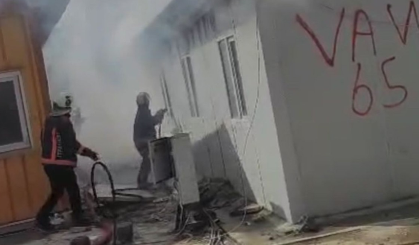 Şantiyedeki İşçi Yatakhanesinde Yangın Paniği