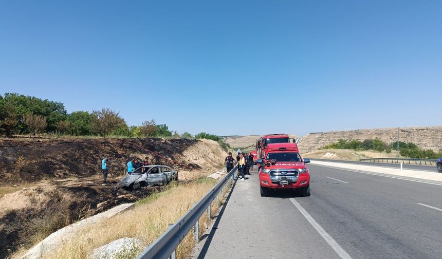 Araba Alev Alev Yandı, 1  Kişi Hayatını Kaybetti