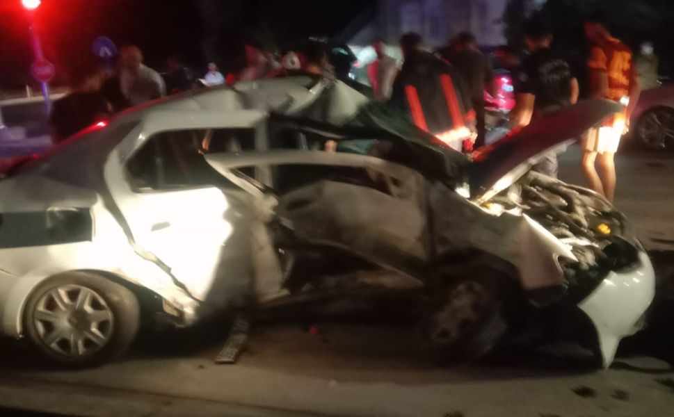 Topsöğüt Kavşağında Kaza; 3 yaralı