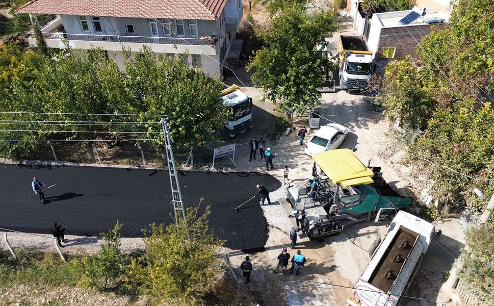 Battalgazi’de Ekipler Tarfaından  Kış Öncesi Yoğun Asfalt Çalışması