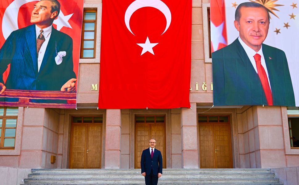 Malatya Valiliği'nden Atatürk Posteri Açıklaması