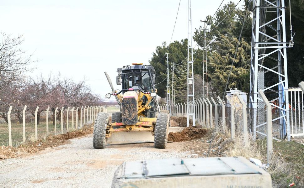 Yeşilyurt Belediyesi Görgü Mahallesi’nde Yol Seferberliğini Sürdürüyor