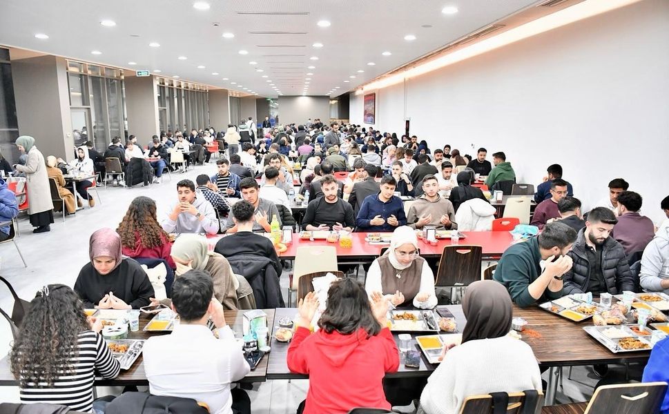 İnönü Üniversitesi’nde Gönül Sofrası Kuruldu