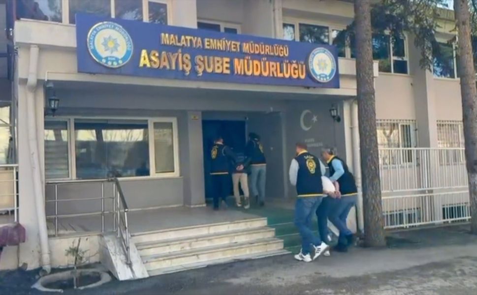 Kuyumcu Soygununa Karışan 3 Şüpheli Tutuklandı