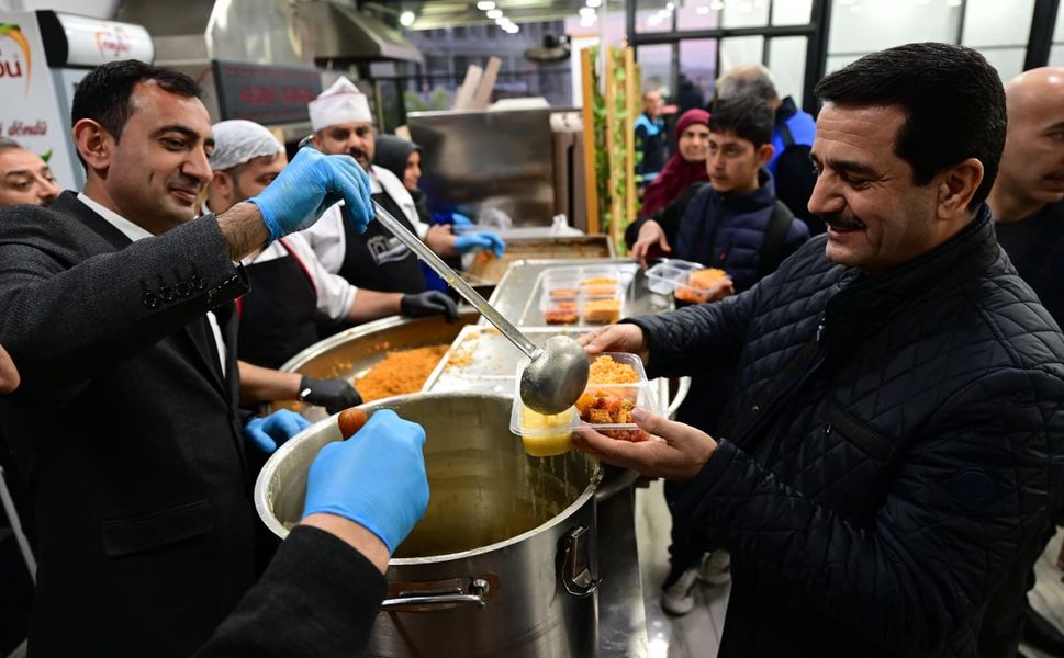 Başkan Taşkın Vatandaşlarla İftar Sofrasında Buluştu