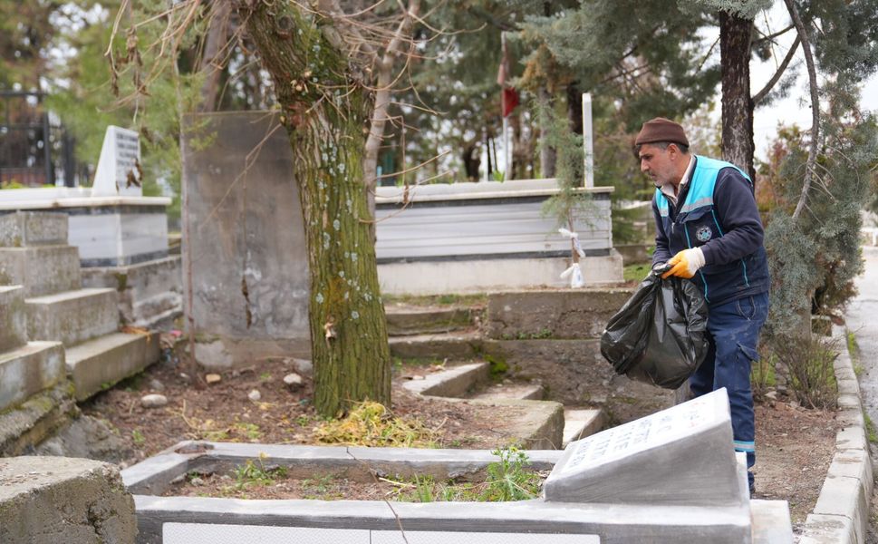 Battalgazi’de Bayram Öncesi Cami Ve Mezarlıklar Temizleniyor