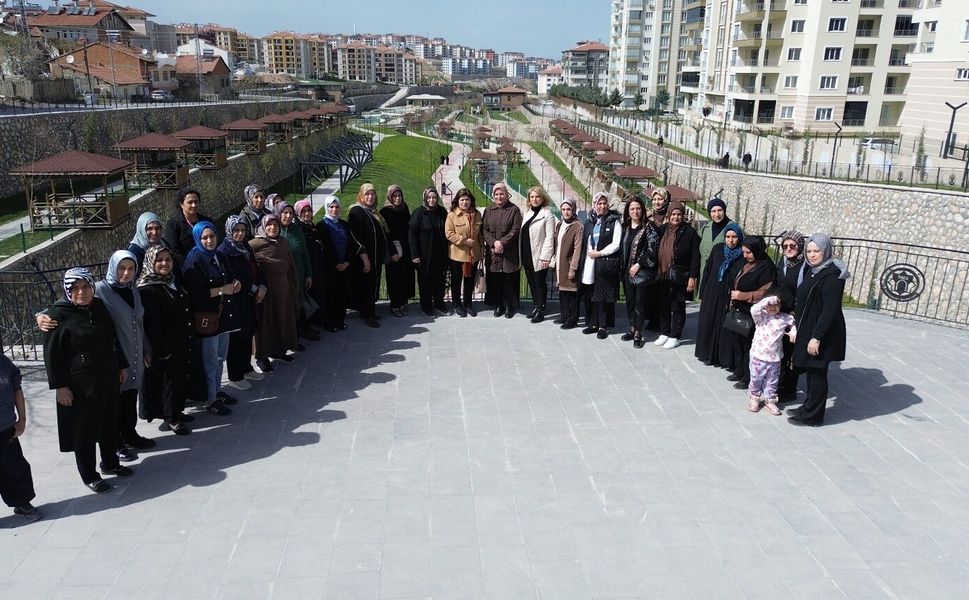 Battalgazi Belediyesi Proje Ve Yatırımları Ak Parti Yeşilyurt Kadın Kolları’na Tanıtıldı