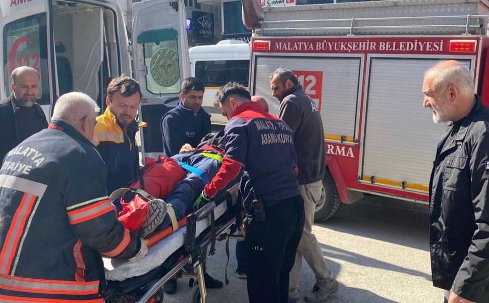 Asansör Boşluğuna Düşen İşçi Yaralandı