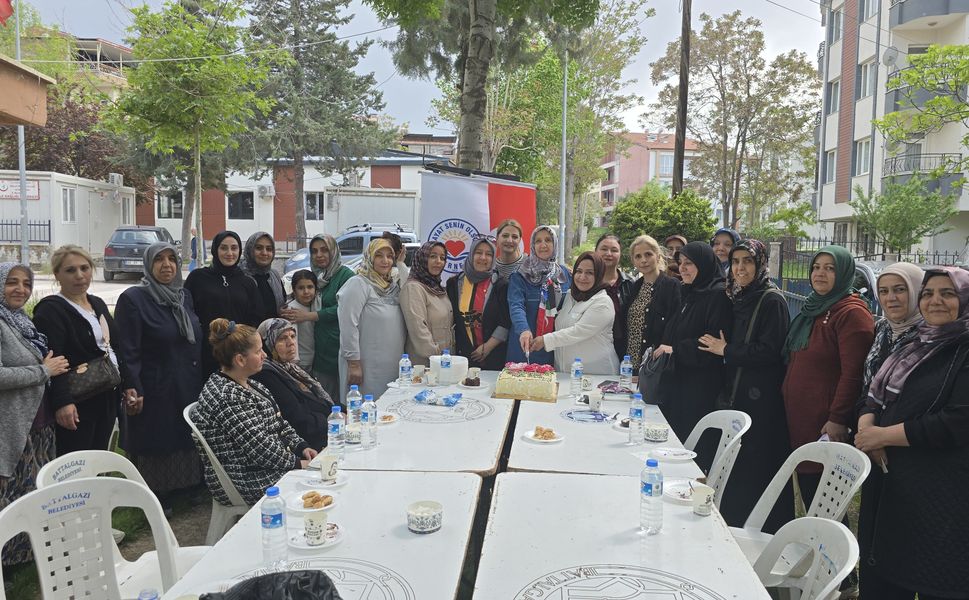 Hacı Abdi Mahallesi’nde Gönülleri Isıtan Anneler Günü Programı