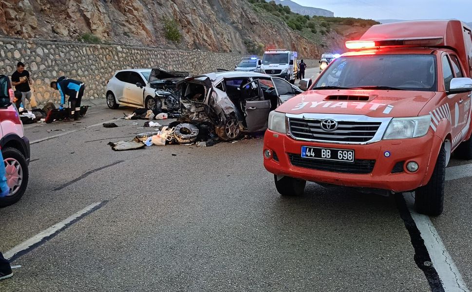 Akçadağ Yolunda Kaza: 9 yaralı