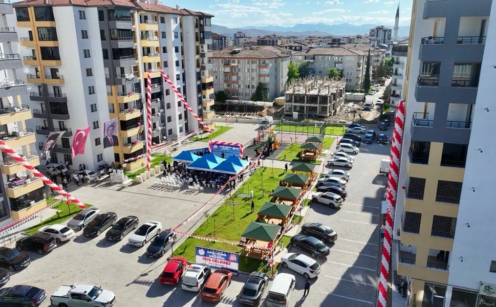 Yeşil Yaşam Evleri Hak Sahiplerine Teslim Edildi