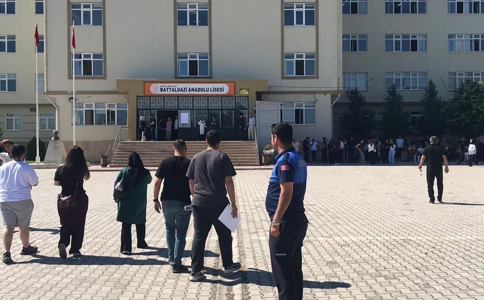 Battalgazi Zabıta Ekipleri YKS Günü Sahada