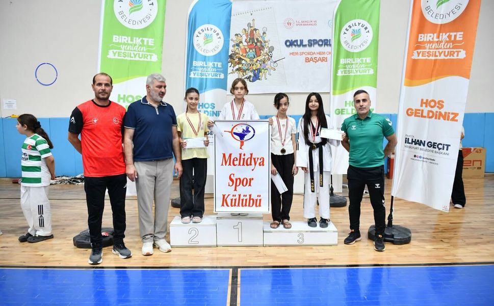 Tekvando Minikler Şampiyonası Nefes Kesti