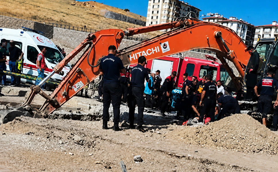 Göçük Altında Kalan 2 İşçi Hayatını Kaybetti