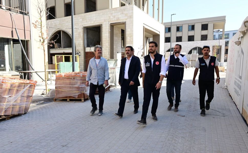 Başkan Taşkın'dan Şemsiye Sokak Müjdesi