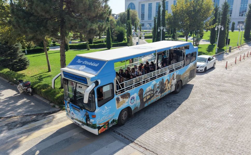 Battalgazi Belediyesinden Üniversitelilere Tarih Ve Kültür Gezisi