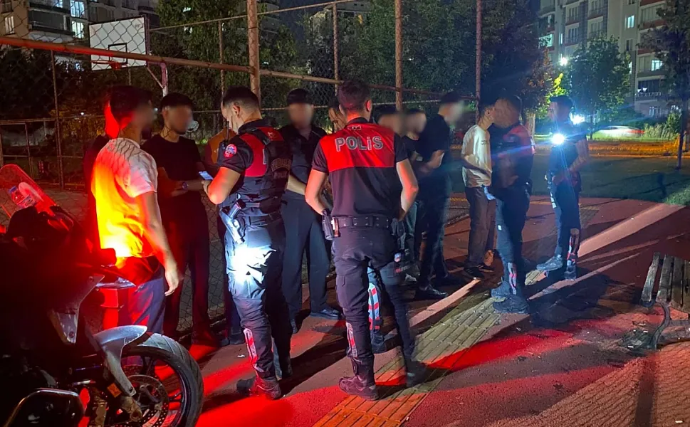 Malatya’da Asayiş Uygulamalarında 2 Ruhsatsız Tabanca Ele Geçirildi