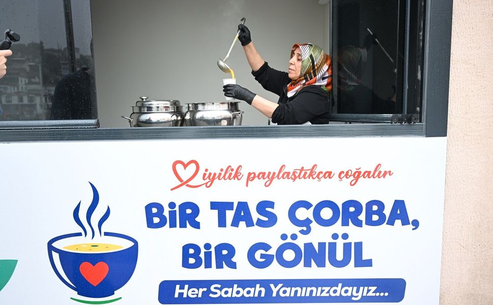 Hasta ve Hasta Yakınlarına Sıcak Çorba İkramı
