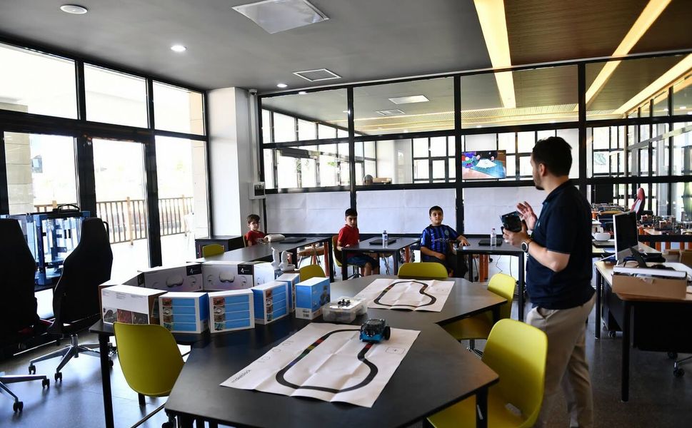 Yeşilyurt Bilim Merkezi’nde 1.500 Öğrenci Bilim Ve Teknolojiyle Buluştu