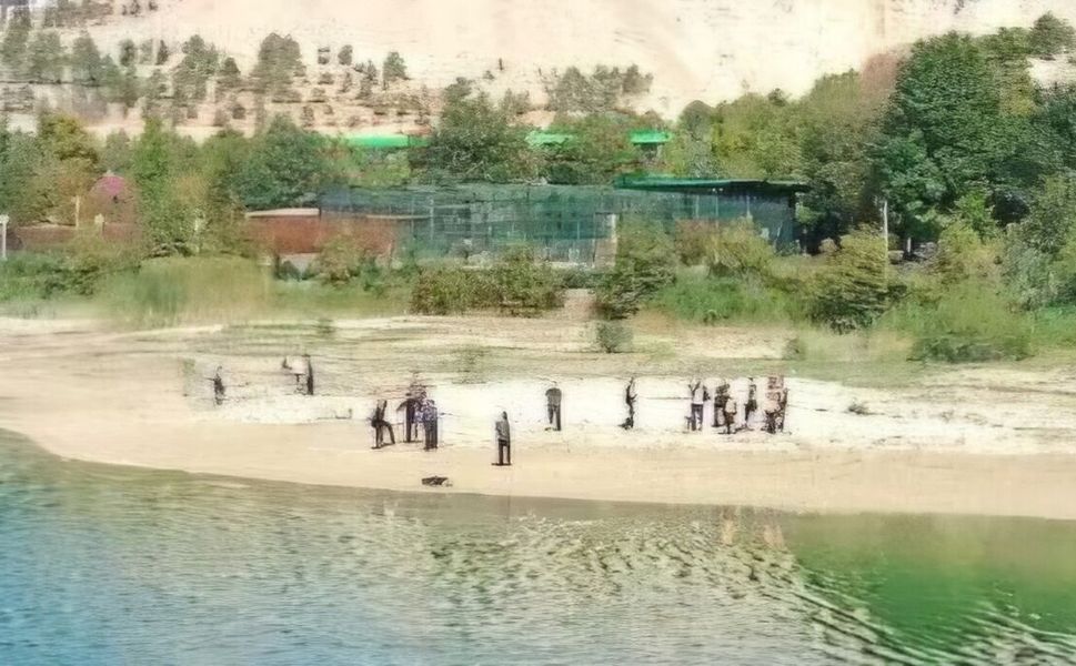 Gölette Erkek Cesedi Bulundu