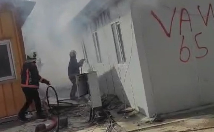 Şantiyedeki İşçi Yatakhanesinde Yangın Paniği